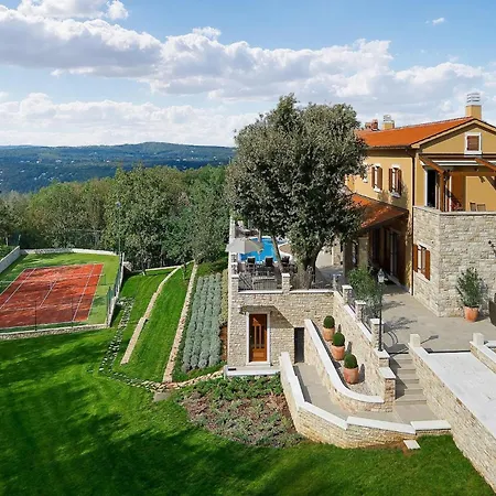 Vlastelini I Holiday home