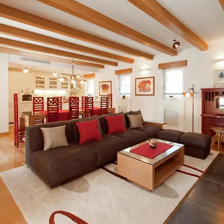 Vlastelini I Holiday home *