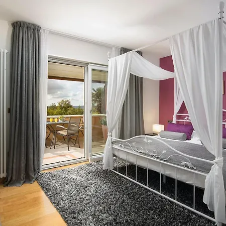 Vlastelini I Holiday home Krapan