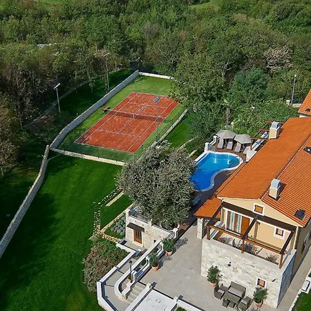Holiday home Vlastelini I