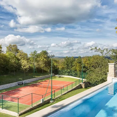 Holiday home Vlastelini I